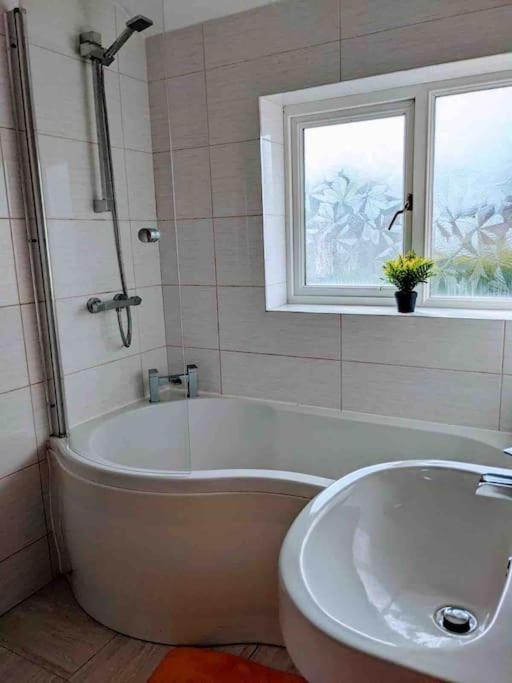 Handsworth Hidden Gem !Stunning 3 Bedroom Home In Sheffield מראה חיצוני תמונה